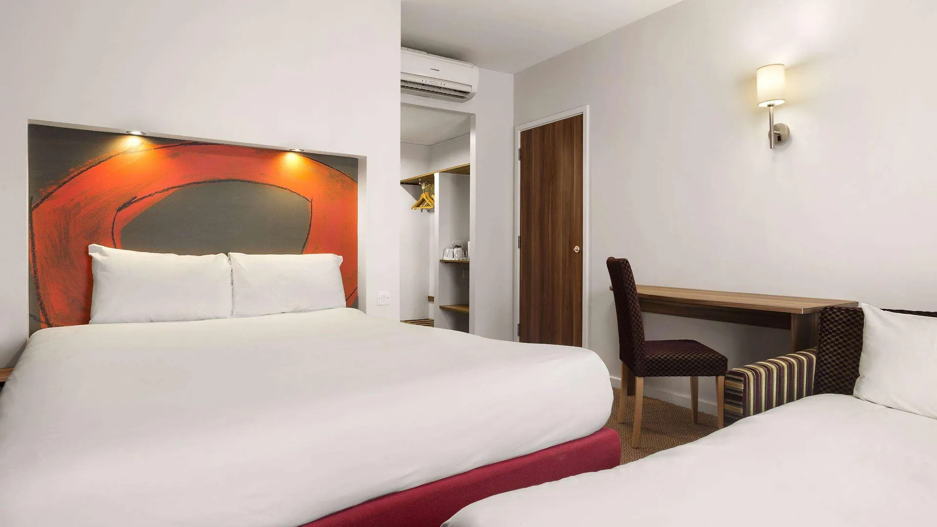Ramada London Stansted Airport Hotel Stansted Mountfitchet 4*,  United Kingdom